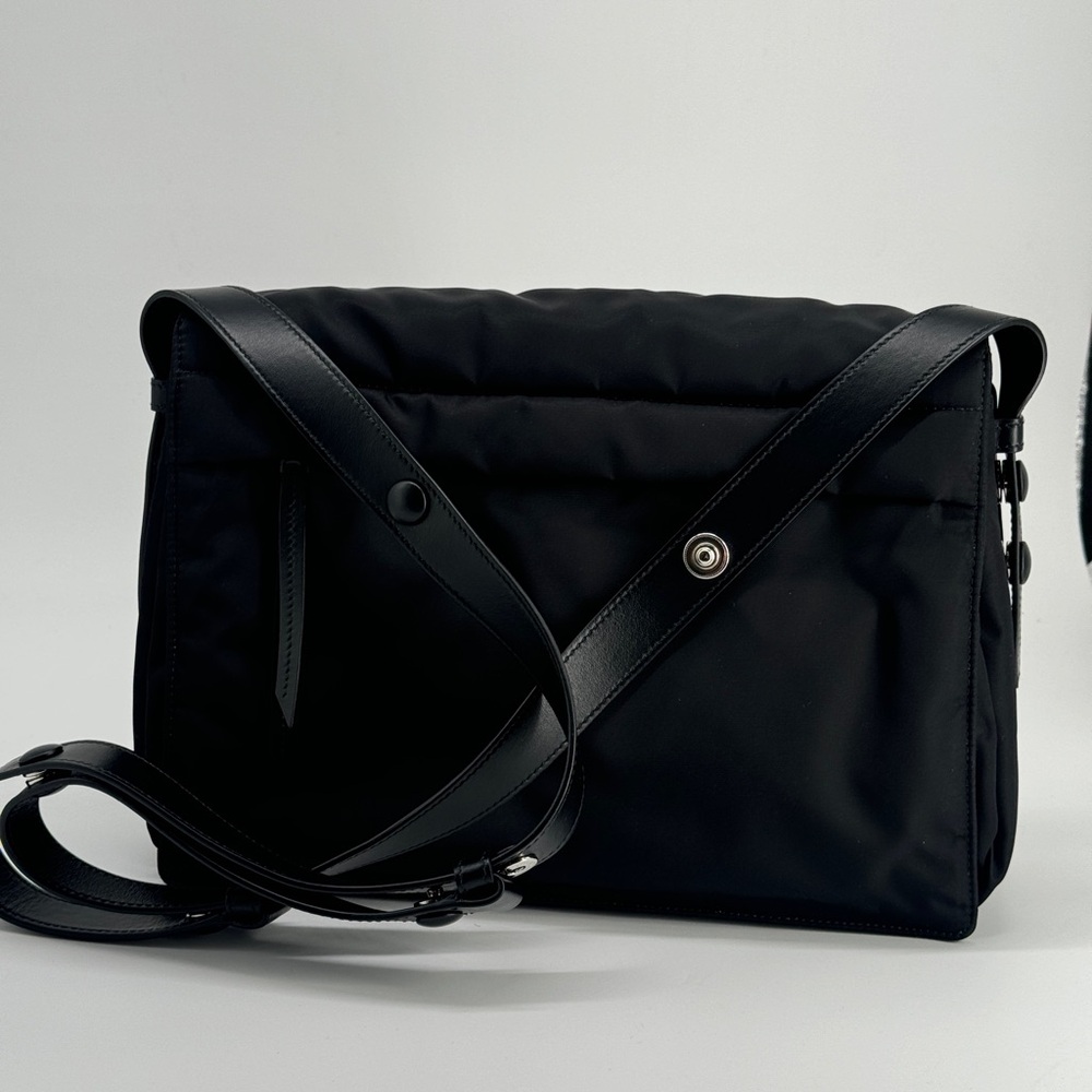 Prada Medium Padded Re-Nylon Shoulder Bag Black - Picture 5 of 11
